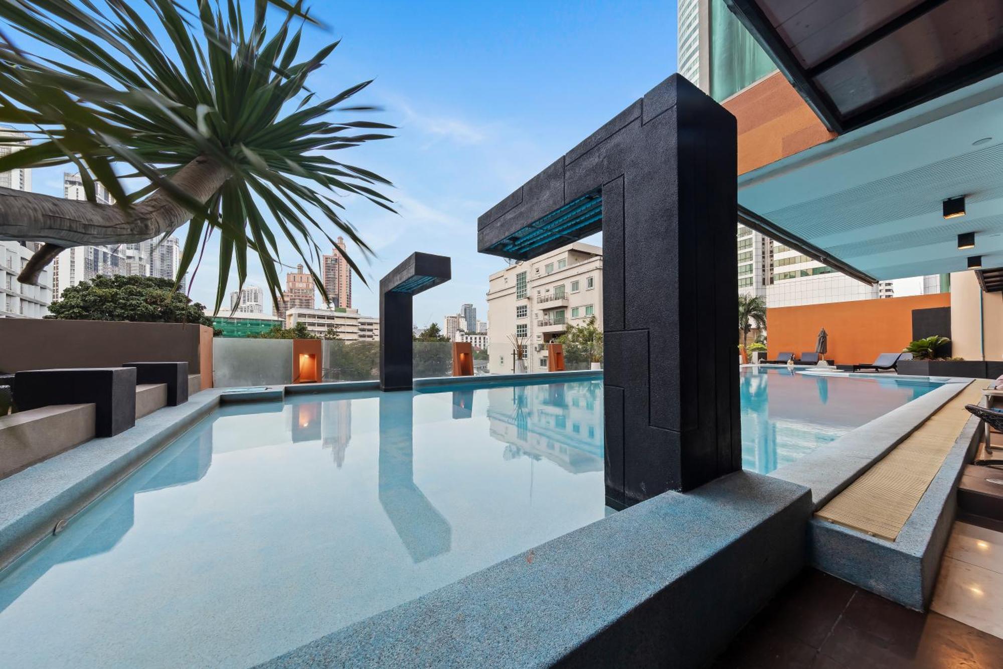 Golden Tulip Mandison Suites Bangkok Exterior photo