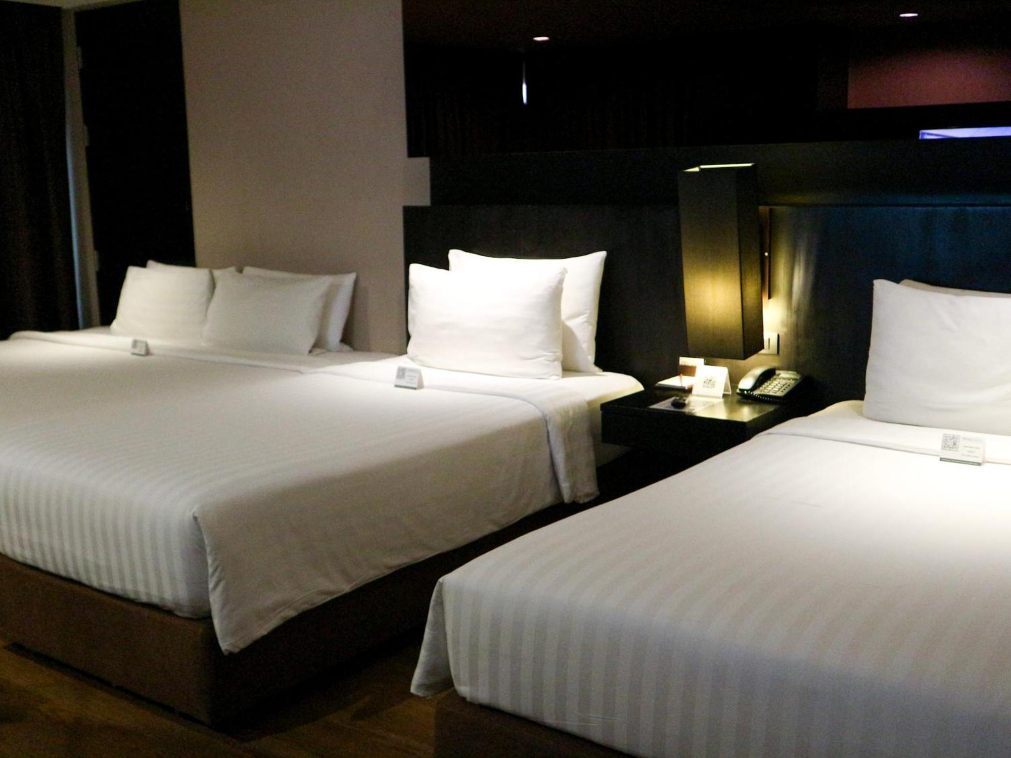 Golden Tulip Mandison Suites Bangkok Exterior photo